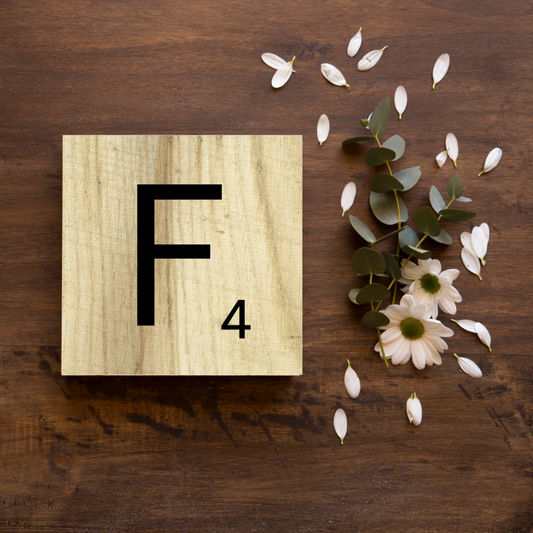 SCRABBLE LETTER “F”