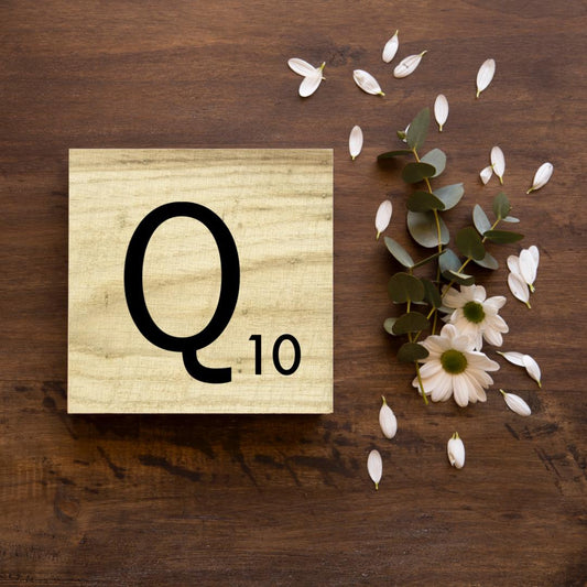 SCRABBLE LETTER “Q“